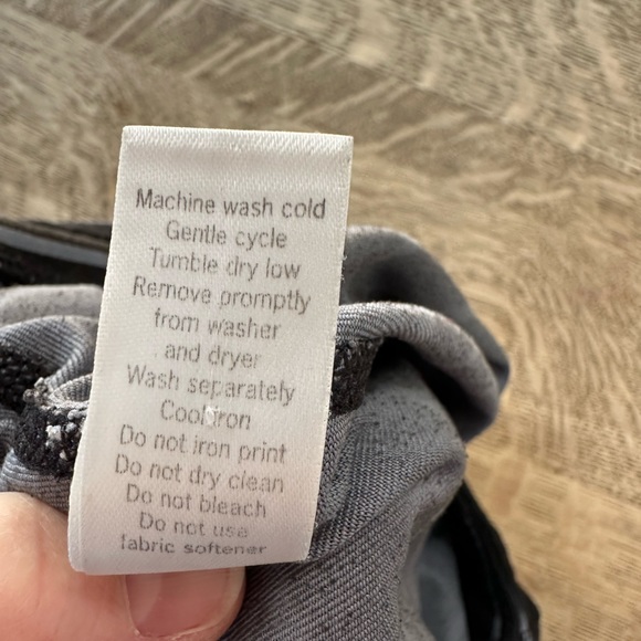 Athleta Chaturanga Capri Leggings Tights Black Gray Yoga Training Medium - Picture 13 of 14